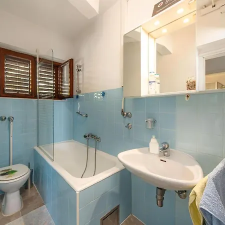Holiday home 3 Bedroom Pet Friendly In Dramalj
