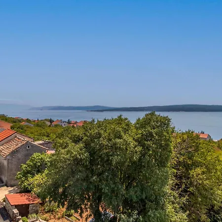 3 Bedroom Pet Friendly In