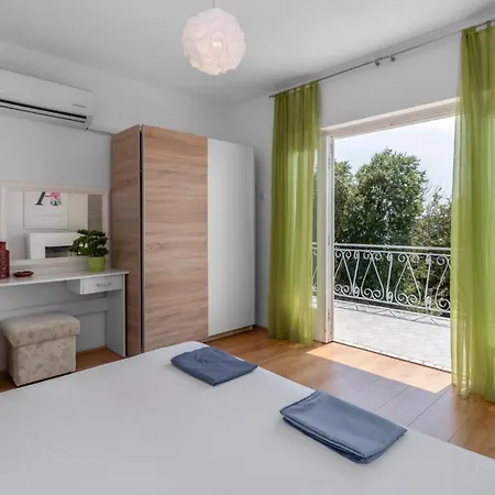 Holiday home 3 Bedroom Pet Friendly In