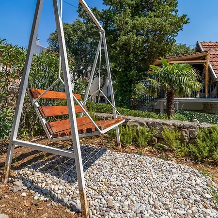 3 Bedroom Pet Friendly In Holiday home *