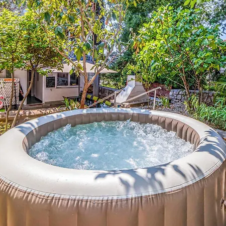 Holiday home 3 Bedroom Pet Friendly In Dramalj