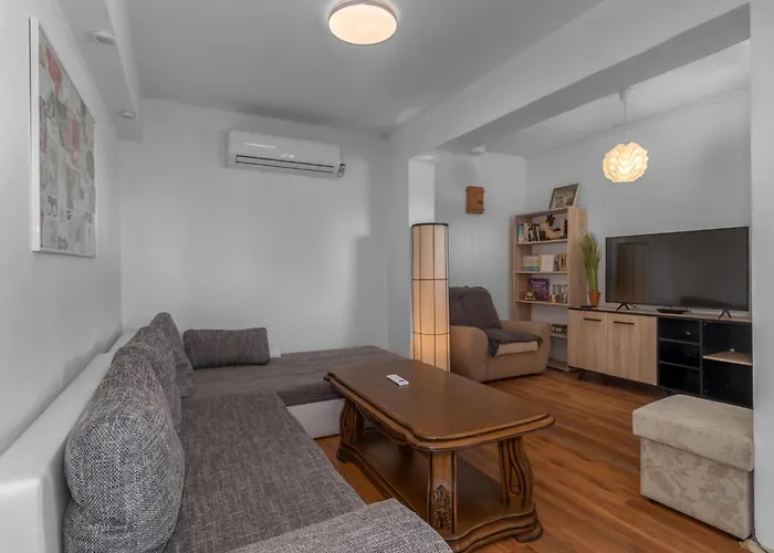 Lovely In بيت للعطل